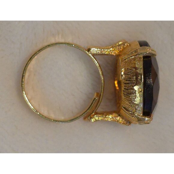 Large Amber-Like Faceted Oval Gold-Tone Adjustable Ring Signed by "Lisa" - Picture 5 of 10